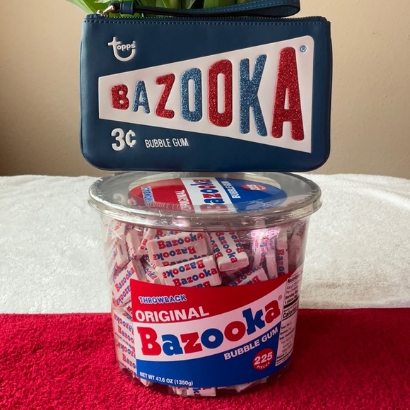 🍬 COACH BAZOOKA WRISTLET 🍬WITH BUBBLEGUM 🍬 - Picture 1 of 16